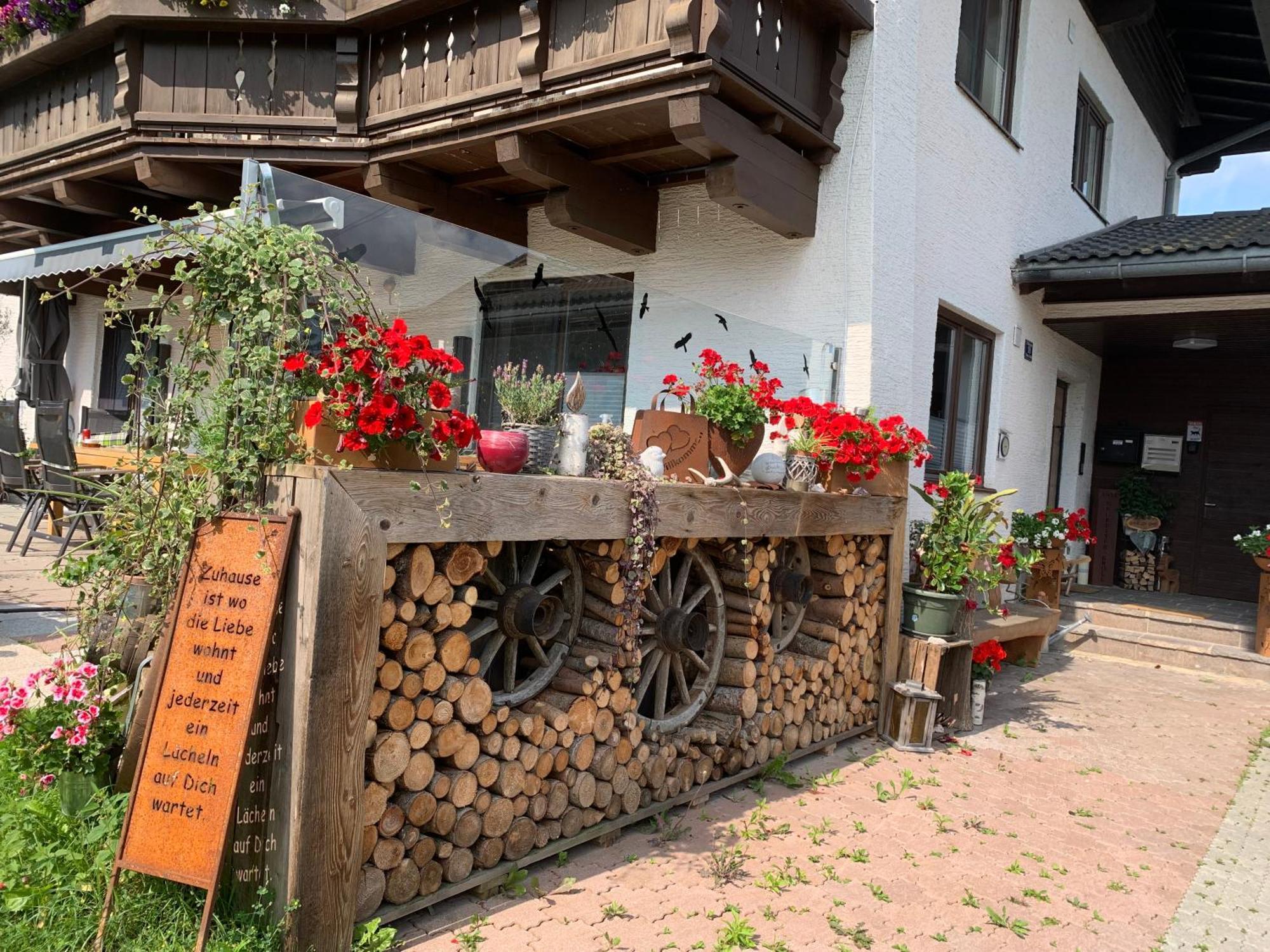 Bergblick Apartment Saalfelden ภายนอก รูปภาพ