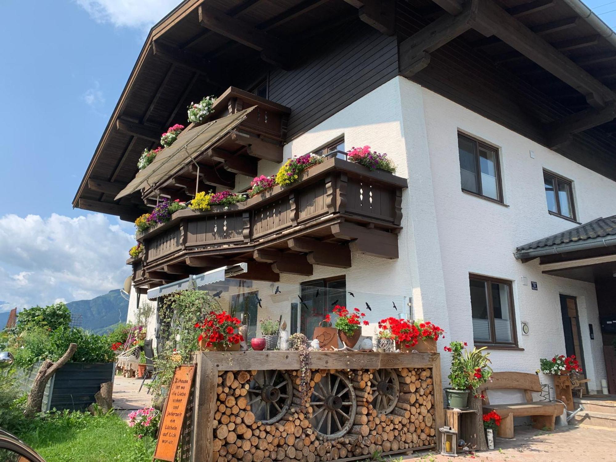 Bergblick Apartment Saalfelden ภายนอก รูปภาพ